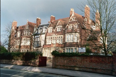 Wychwood School, England
